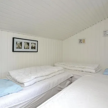 Beautiful In Fan With 4 Bedrooms, Wifi And Private Swimming Pool Fanø