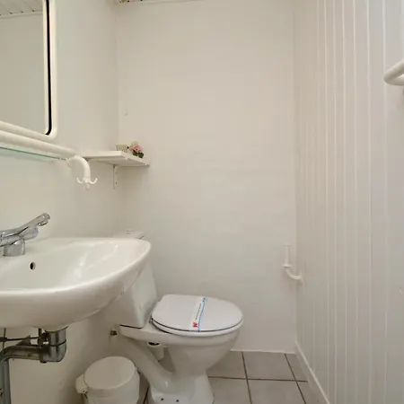 Beautiful In Fan With 4 Bedrooms, Wifi And Private Swimming Pool Fanø
